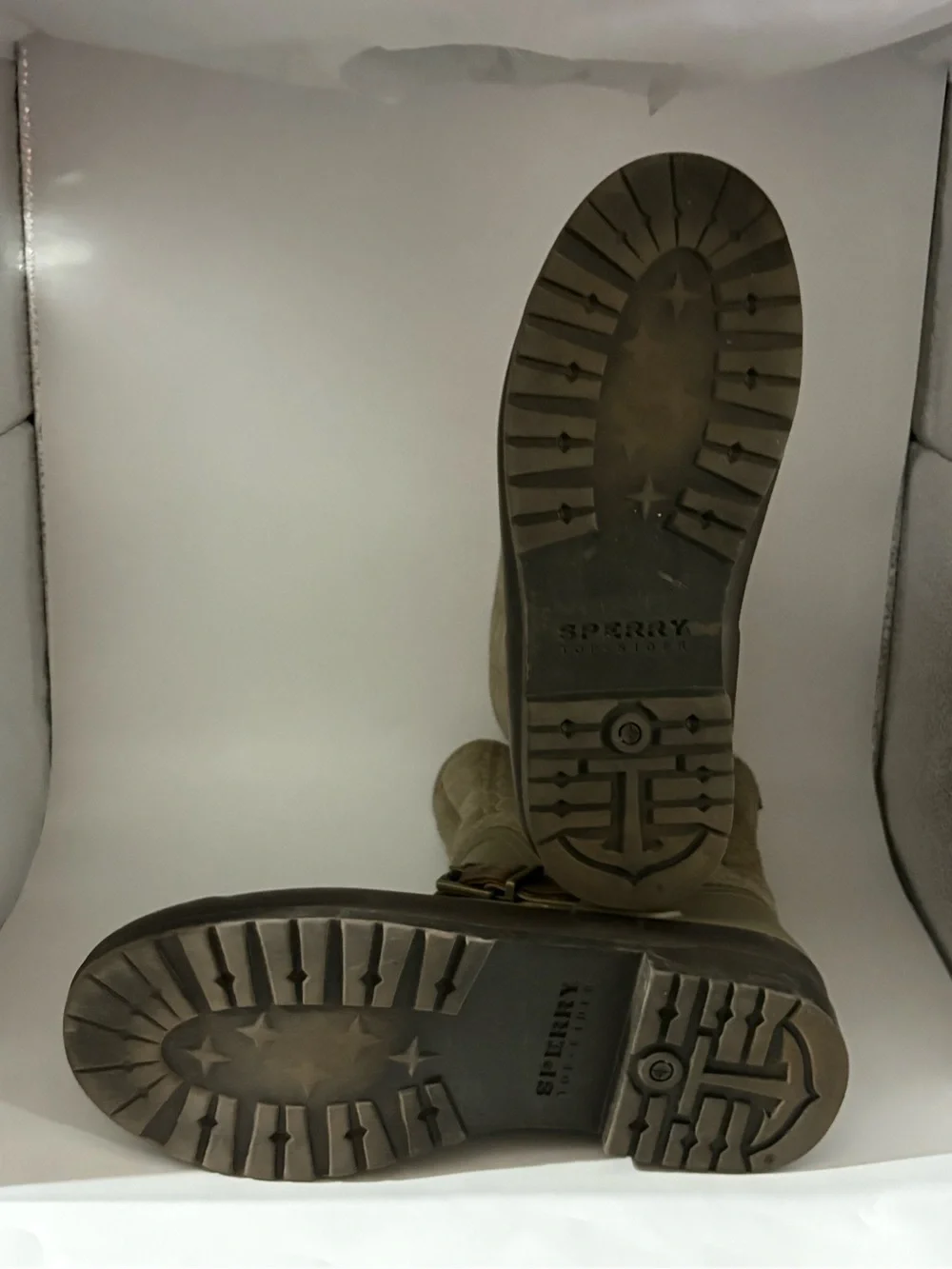Chic Sperry Olive Colored Quilted Shaft Rain Boots with Buckle Strap Size 8
